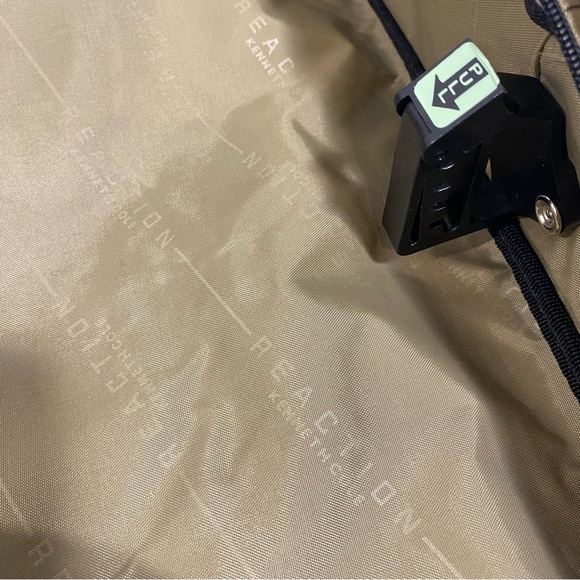 Kenneth Cole Garment Bag Monogrammed with Multiple Pockets and Shoulder Strap - Picture 12 of 15